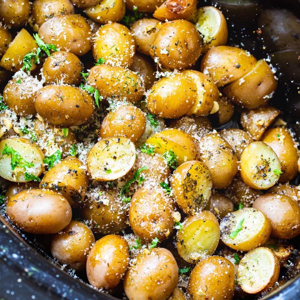 Slow Cooker Garlic Parmesan Potatoes