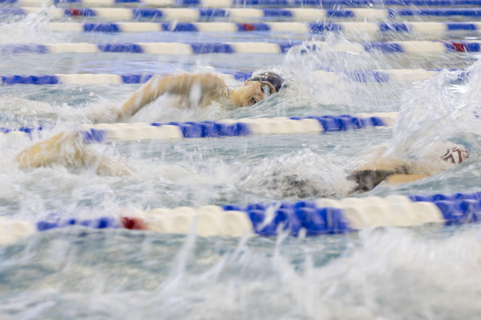 Lia Thomas, mujer transgénero y estudiante y atleta de la Universidad de Pensilvania, compite en los campeonatos de natación femeninos de la División I de la NCAA de 2022, en Atlanta, el 19 de marzo de 2022. (David Walter Banks/The New York Times)