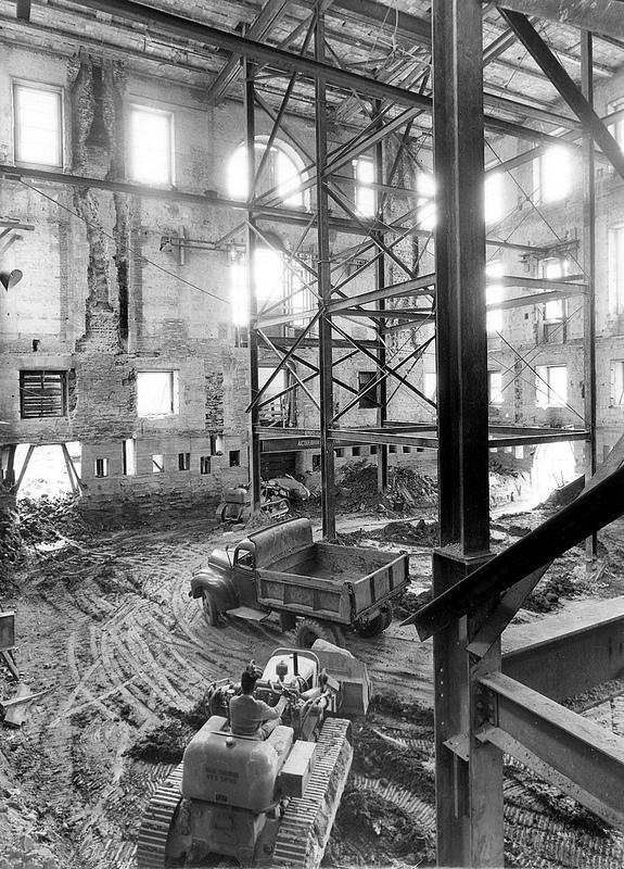 Window openings provide bursts of light into the cavernous interior of the White House, supported only by a web of temporary steel supports. The exterior walls rest on new concrete underpinnings, which allow earth-moving equipment to dig a new basement. <a href="http://www.flickr.com/photos/usnationalarchives/page3/" rel="nofollow noopener" target="_blank" data-ylk="slk:(Photo courtesy of the National Archives);elm:context_link;itc:0;sec:content-canvas" class="link ">(Photo courtesy of the National Archives)</a>