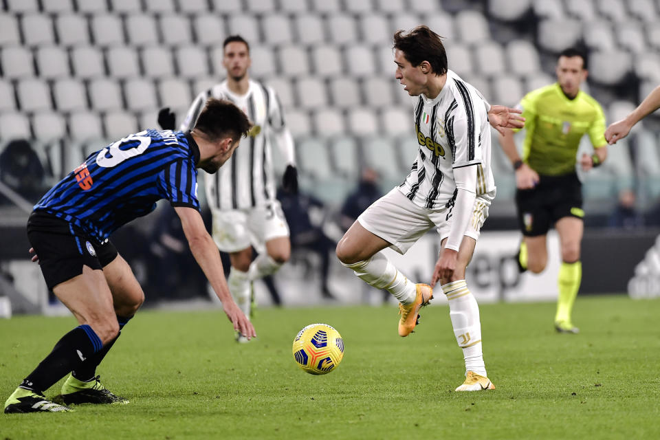 Federico Chiesa de la Juventus anota su priemr gol de la Serie A en el encuentro ante el Atalanta del miércoles 16 de diciembre del 2020. (Marco Alpozzi/LaPresse via AP)