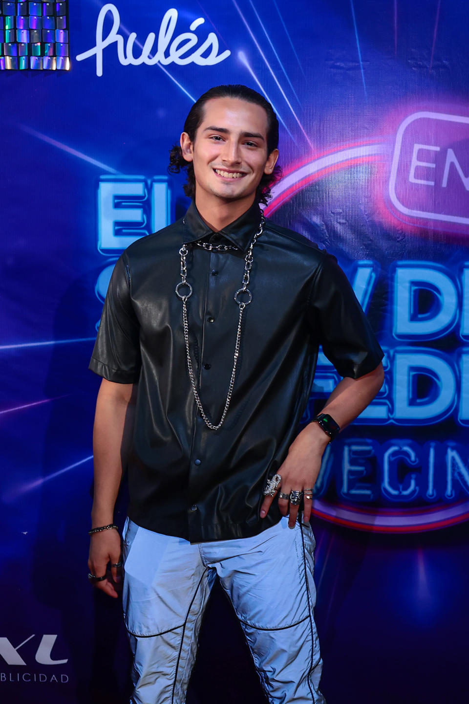 MEXICO CITY, MEXICO - AUGUST 13: Emilio Osorio poses during a red carpet of the media presentation of 'El Show De Fede Y Sus Vecinos' at Centro Cultural Teatro 1 on August 13, 2022 in Mexico City, Mexico. (Photo by Alan Espinosa/Getty Images)