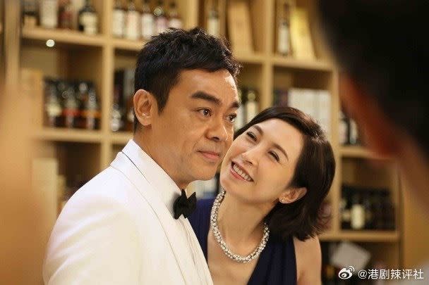 劉青雲（左）和郭藹明結婚25年，感情一直很甜蜜。（圖/翻攝微博）