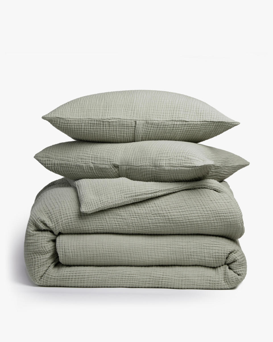 <p><a href="https://go.redirectingat.com?id=74968X1596630&url=https%3A%2F%2Fwww.parachutehome.com%2Fproducts%2Forganic-cloud-cotton-duvet-cover-set&sref=https%3A%2F%2Fwww.cosmopolitan.com%2Flifestyle%2Fg45964889%2Fbest-luxury-duvet-covers%2F" rel="nofollow noopener" target="_blank" data-ylk="slk:Shop Now;elm:context_link;itc:0;sec:content-canvas" class="link ">Shop Now</a></p><p>Organic Cloud Cotton Duvet Cover Set</p><p>parachutehome.com</p><p>$299.00</p>