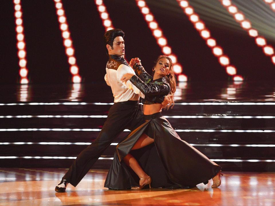 Alan Bersten and Jessie James Decker on season 31 of "Dancing With the Stars."