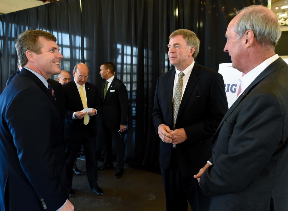 Mayors from Alabama’s ten largest cities gathered in Tuscaloosa for a meeting Monday, March 28, 2022. Tuscaloosa Mayor Walt Maddox speaks with Mayor Tommy Battle from Huntsville and Mayor Sandy Stimpson from Mobile. 