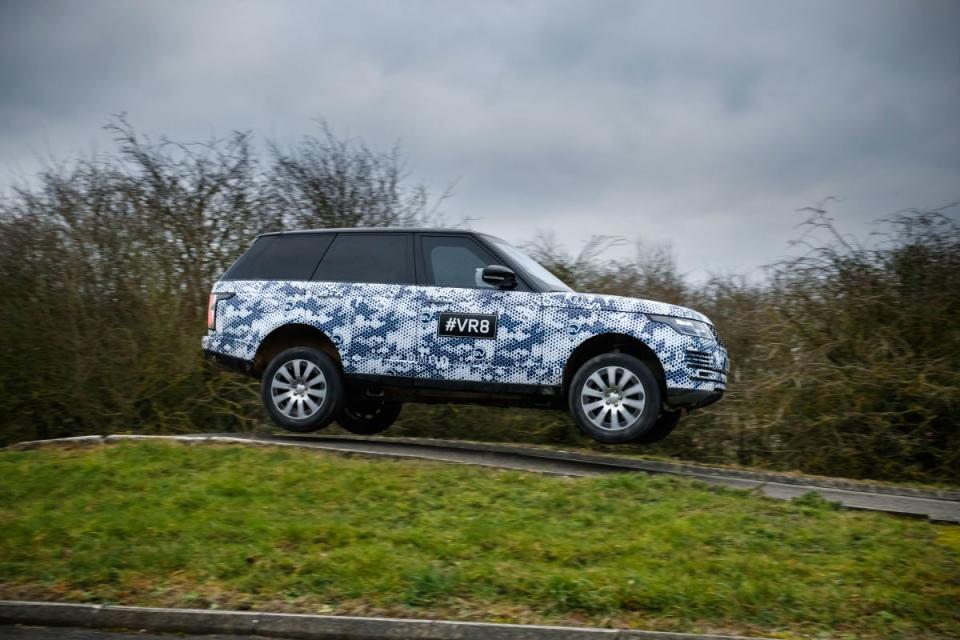 2019-Range-Rover-Sentinel-6-1200x800.jpg