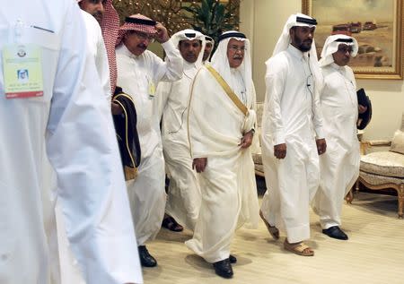 Saudi Arabia's Oil Minister Ali al-Naimi arrives to a meeting between OPEC and non-OPEC oil producers, in Doha, Qatar April 17, 2016. REUTERS/Ibraheem Al Omari