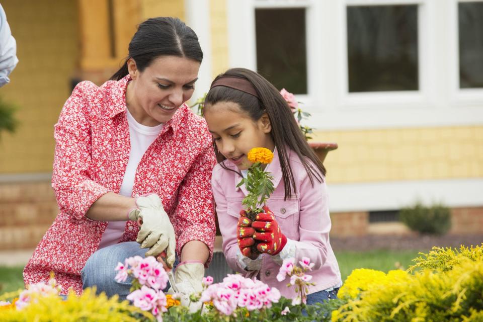 best easter activities plant flowers