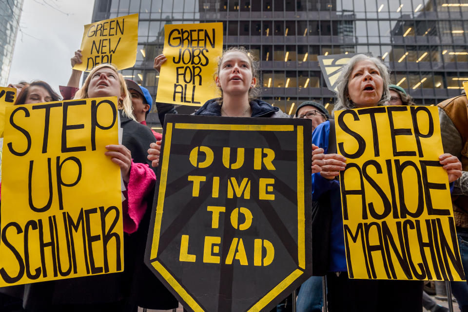 <span class="s1">New York protesters urge Sen. Chuck Schumer to oppose Bernard McNamee for FERC commissioner (and Joe Manchin as ranking member of the Energy and Natural Resources Committee). (Photo: Erik McGregor/Pacific Press/LightRocket via Getty Images)</span>