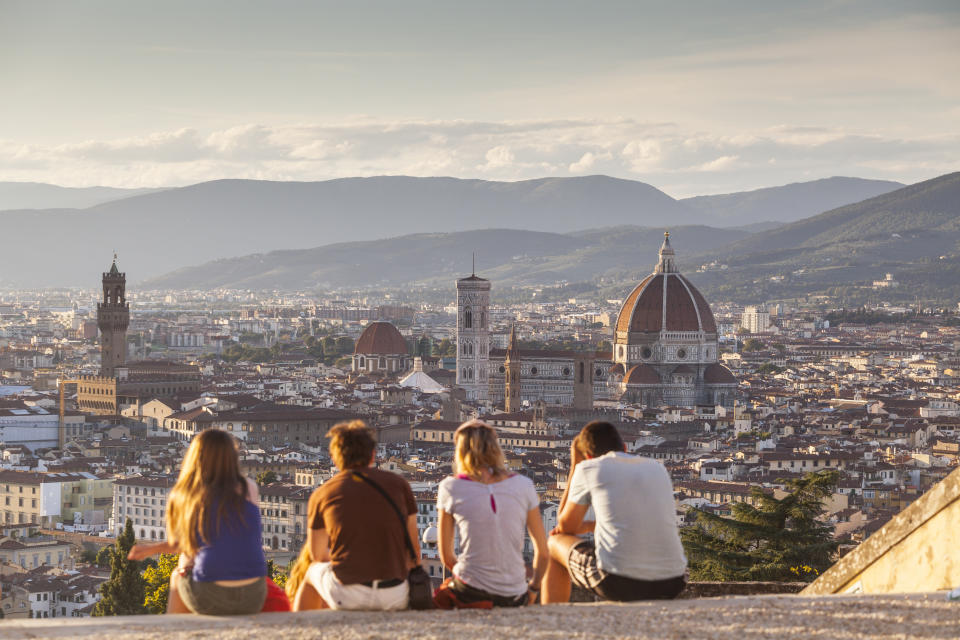 L'Italie est le pays que les touristes ont le plus hâte de retrouver. Une aubaine pour la botte et ses <a href="https://www.lefigaro.fr/conjoncture/italie-un-ete-a-oublier-pour-le-tourisme-avec-65-millions-de-nuitees-en-moins-20200905" rel="nofollow noopener" target="_blank" data-ylk="slk:65 millions de nuitées;elm:context_link;itc:0;sec:content-canvas" class="link ">65 millions de nuitées</a> en moins par rapport à l’an passé en raison de la pandémie. Le rebond pour 2021 ?