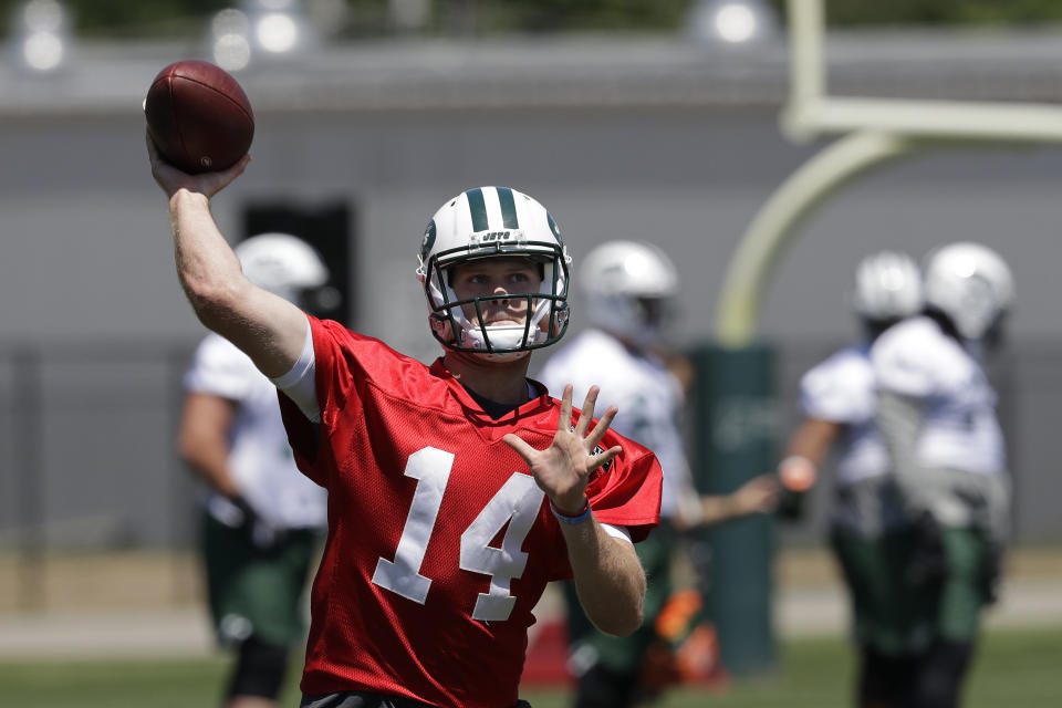 When will we see this again? QB Sam Darnold, the No. 3 pick in the draft, wasn’t on the field for the Jets’ first practice of training camp because of a contract language squabble. (AP)