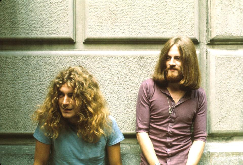 <p>Robert Plant and John Paul Jones of Led Zeppelin backstage at the Fillmore East.</p>