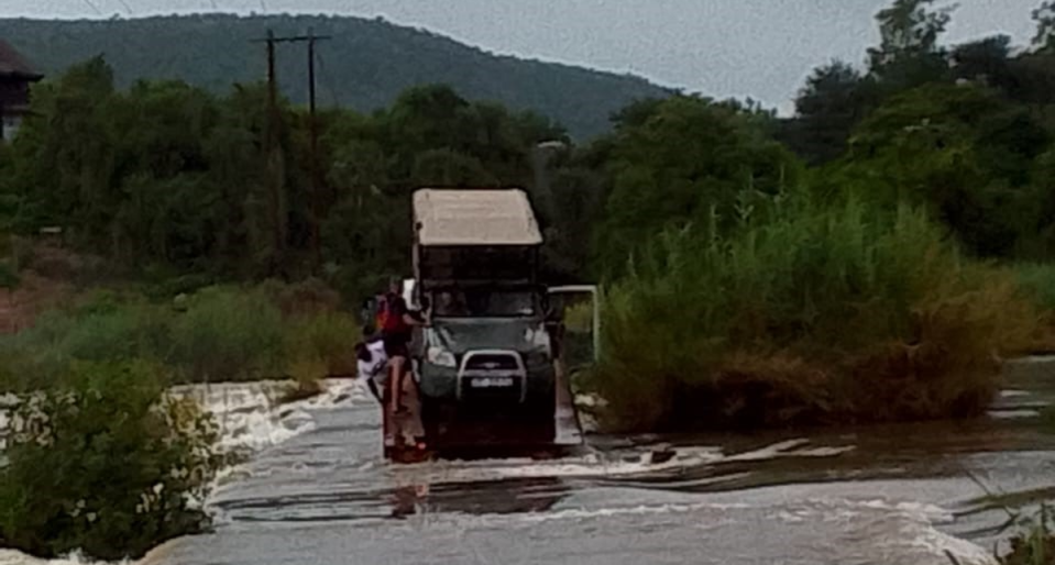 Mike was eventually rescued by a military helicopter (Pottie Potgieter)