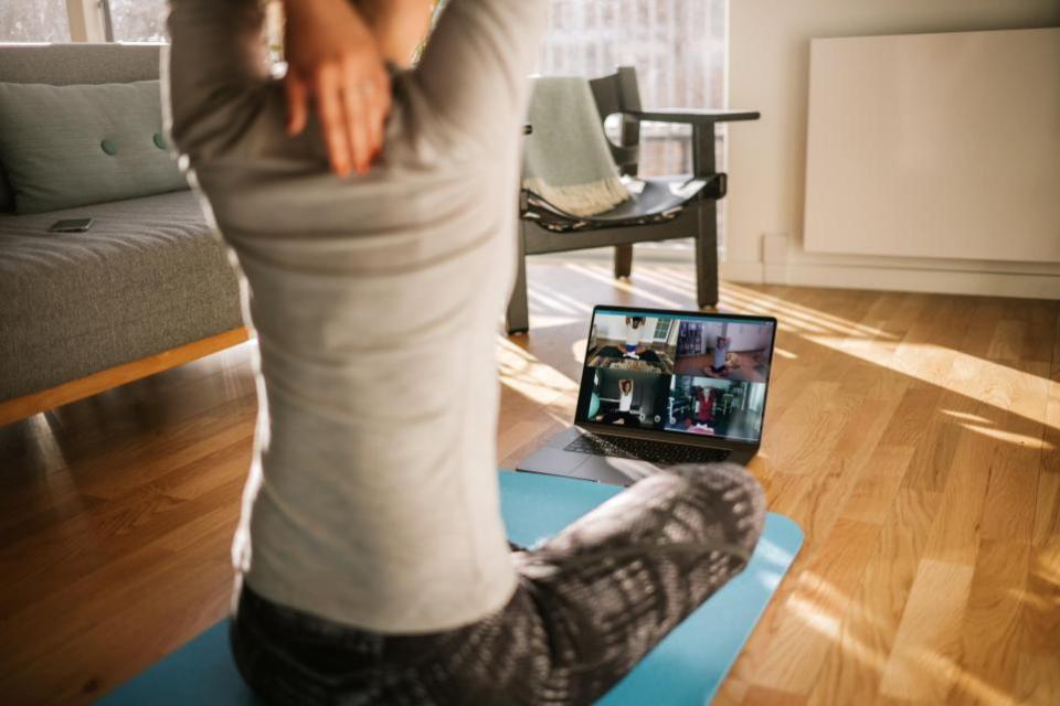 Anunciante de Swindon: Puedes hacer ejercicio en tu propio tiempo esta Navidad tomando una clase de fitness en línea.