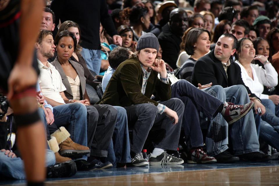 Ethan Hawke enjoys what presumably is a free court-side seat at a New York Knicks game in 2007. (Getty)