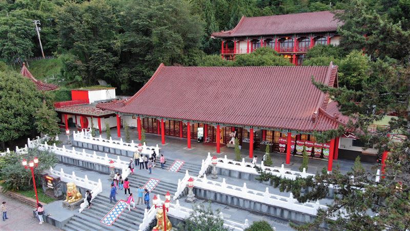 梨山賓館位於台8線中橫公路海拔1956公尺處，是台灣最高的宮殿旅館。（資料照／業者提供）