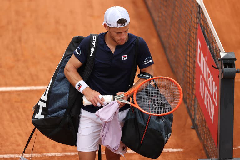 Diego Schwartzman, cabizbajo, tras perder en su debut en el Masters 1000 de Roma contra Felix Auger-Aliassime.