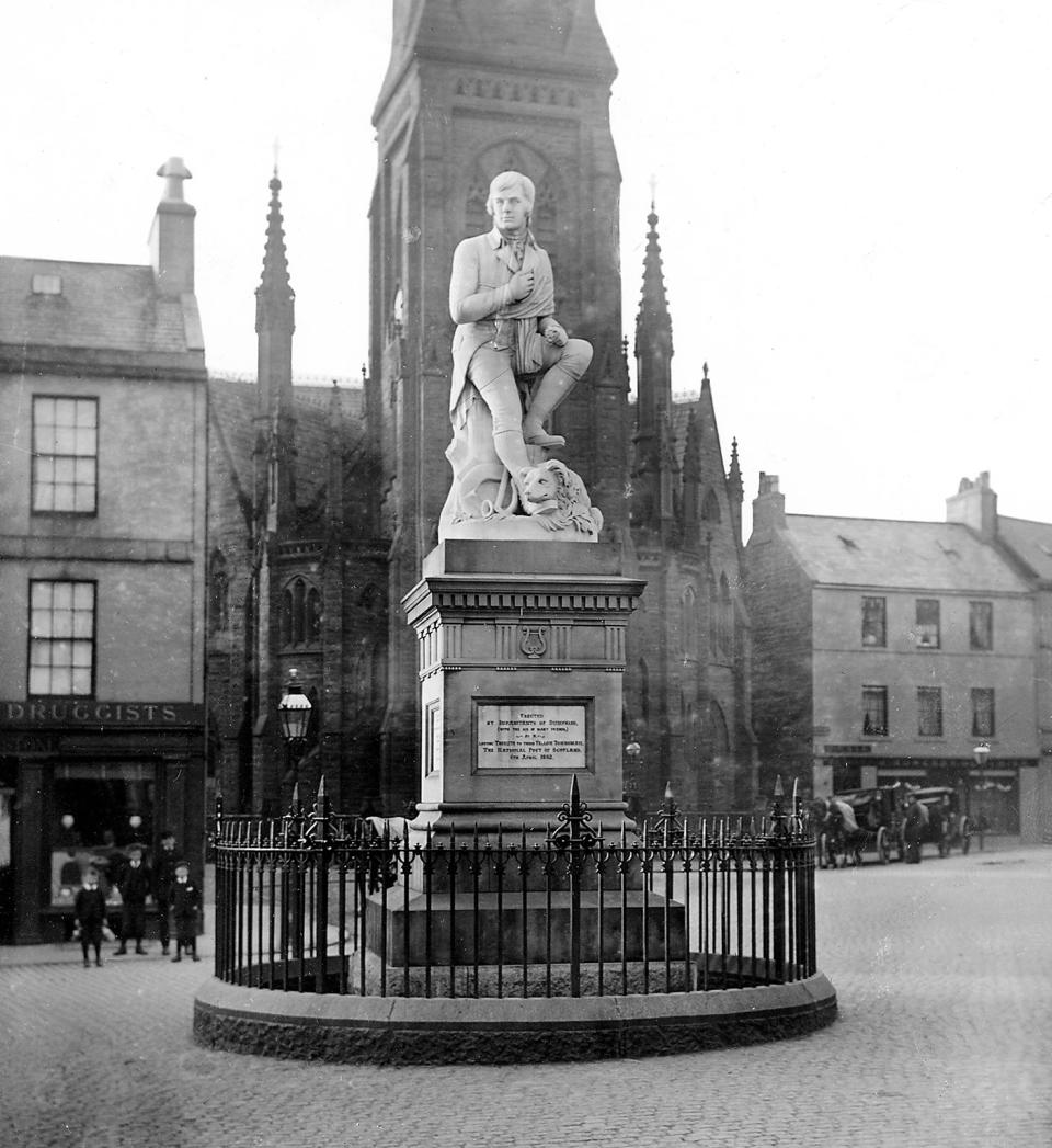 The Robert Burns monument in Dumfries (London Stereoscopic Company/Hulton Archive/Getty)London Stereoscopic Company/Hulton Archive/Getty Images