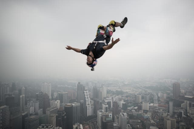 MALAYSIA-LIFESTYLE-BASEJUMPING