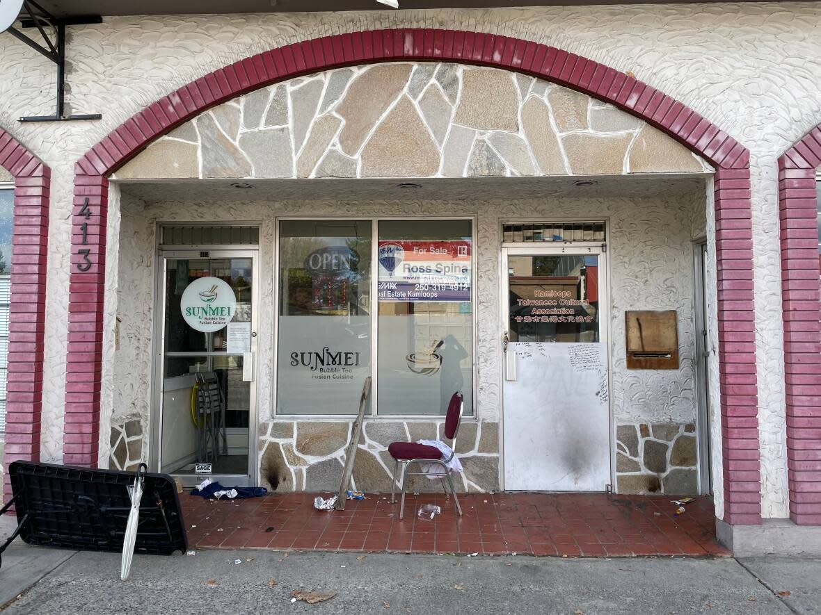 Sunmei Fusion Cuisine and Bubble Tea restaurant at 413 Tranquille Road in Kamloops, B.C., has been closed since the beginning of the pandemic, and its owners have decided not to reopen.  (Jenifer Norwell/CBC - image credit)