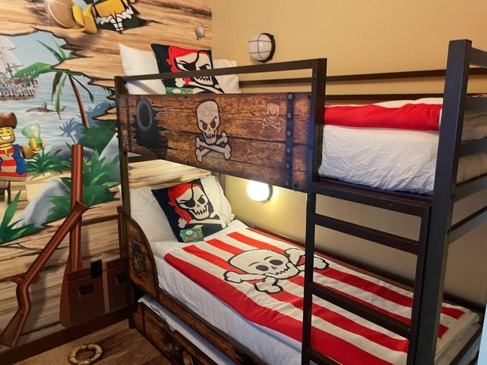 Pirate-themed rooms at Legoland.