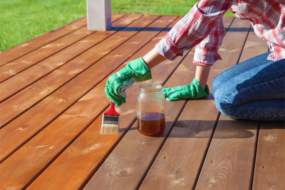 Cost To Stain a Deck