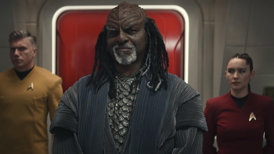 L-R Anson Mount as Pike, Robert Wisdom as Dak\'Rah and Christina Chong as Laâ€™an appearing in Star Trek: Strange New Worlds streaming on Paramount+, 2023. Photo Credit: Best Possible Screengrab/Paramount+ 