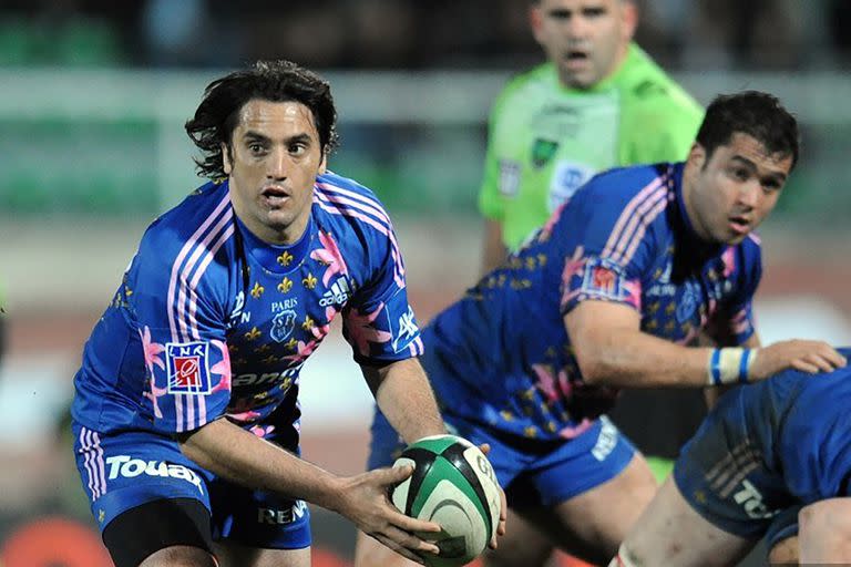 Agustin Pichot, con la camiseta de Stade Francais: allí formó una gran dupla de medios coon Juan Hernández.