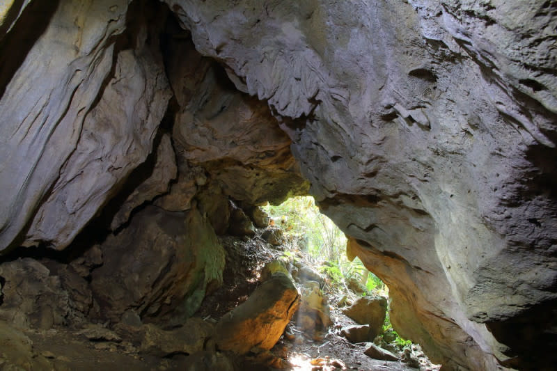 石灰岩探洞（圖片來源：國家公園管理處）