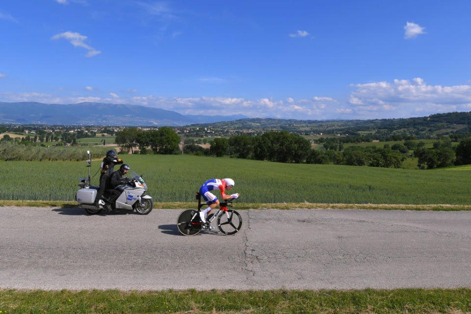 <p>Tom Dumoulin (Team Sunweb), nicknamed the Butterfly, flies through Stage 10 between Foligno and Montefalco (40km Time Trial). </p>