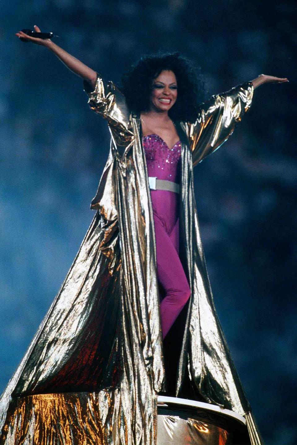 20 Glamorous Vintage Photos of the Incomparable Ms. Diana Ross