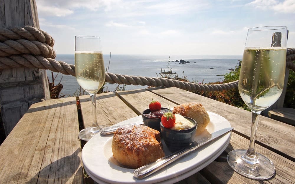 Wavecrest - the best cream teas in Cornwall