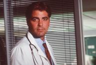 Und zum Schluss zum Star der Stars von "Emergency Room": George Clooney spielte die Rolle des Kinderarztes "Doug Ross" und verzauberte die "ER"-Fans. Mit dem Erscheinen der ersten grauen Haare wurde Clooney bei der weiblichen Bevölkerung sogar noch beliebter als vorher.