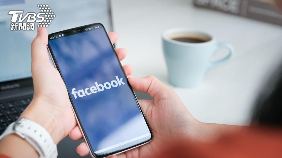 Facebook本月警告100萬名用戶，他們的個資可能已被400個惡意應用程序入盜取。（示意圖／shutterstock 達志影像）