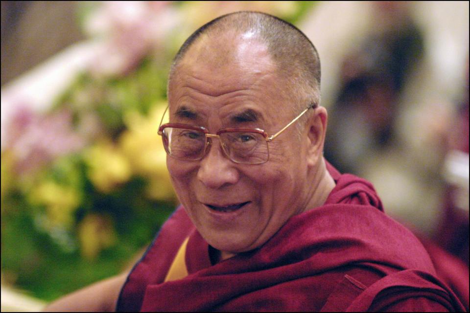 10/12/2003. Dalai Lama meets Tibetain's Community in Geoges V hotel in Paris. (Photo by Arnaud BRUNET/Gamma-Rapho via Getty Images)