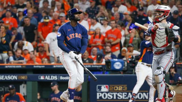 2022 MLB Playoffs: Yordan Alvarez, Astros beat Mariners, lead ALDS 2-0