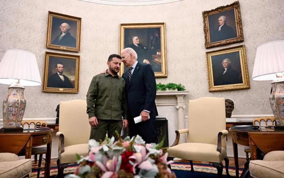 Biden with President Zelensky in the Oval Office on Sept. 21, 2023<span class="copyright">Jim Watspn—AFP/Getty Images</span>