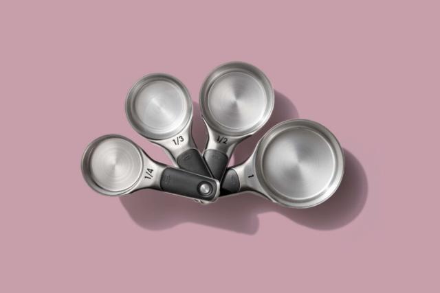 OXO Magnetic Stainless Steel Dry Measuring Cups, Set of 4 + Reviews | Crate  & Barrel