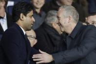 <p>Pas rancunier et tout sourire, le vice-président de l’ASM Vadim Vasilyev sert la main du président parisien Nasser Al-Khelaifi à la fin du match. </p>