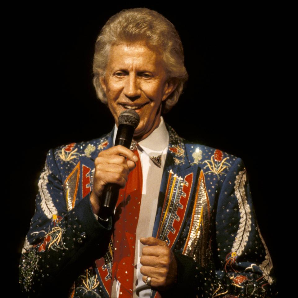 Porter Wagoner performing in 1982