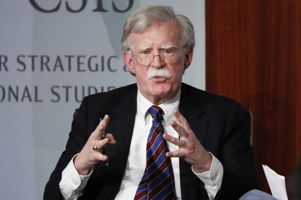 ARCHIVO - El exasesor de seguridad nacional John Bolton habla en el Centro de Estudios Estratégicos e Internacionales, Washington, 30 de septiembre de 2019. El Departamento de Justicia dice que ha acusado a un agente iraní de un plan para asesinar a Bolton, que fue asesor de seguridad nacional durante la presidencia de Donald Trump. (AP Foto/Pablo Martinez Monsivais, File)