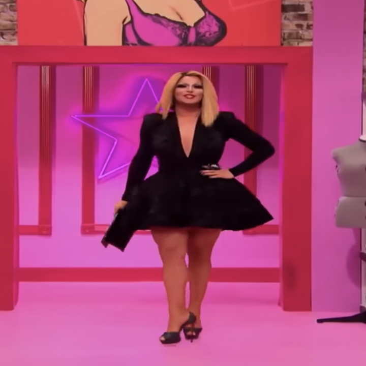 Roxxxy Andrews enters the Werk Room