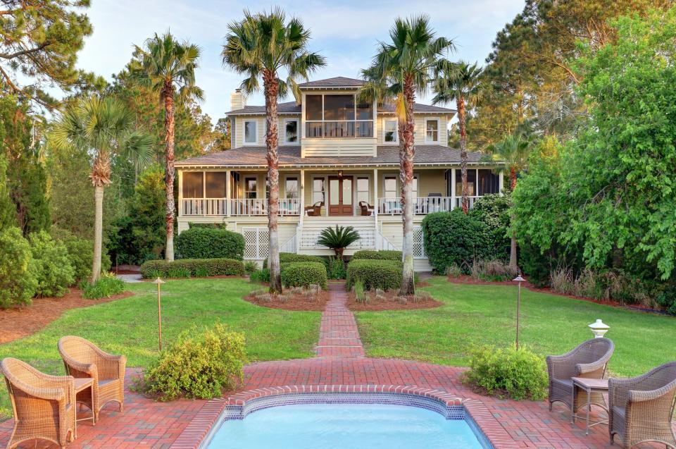 The main house on Bullock’s former Tybee Island, Georgia, property features seven bedrooms and five and a half bathrooms.