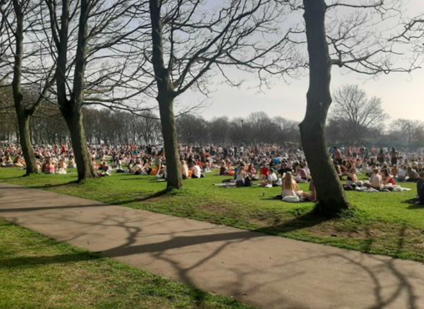 Crowds were out to enjoy the sunshine at Woodhouse Moor in Hyde Park, Leeds. (Reach)