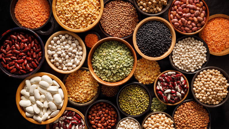 Dried legumes and vegetables 