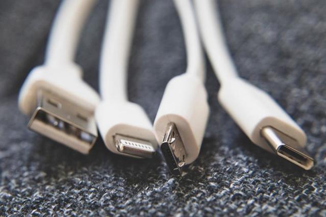 Los iPhone ahora usarán USB-C, pero Apple te venderá un adaptador