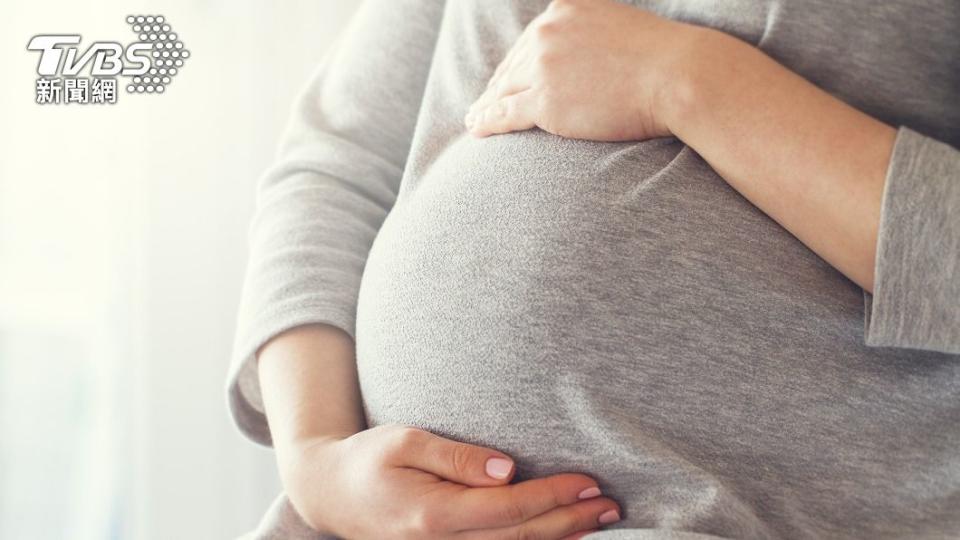 孕婦當時仍堅持生下寶寶。（示意圖，非當事人／shutterstock達志影像）