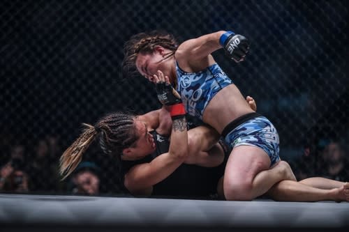 Mei Yamaguchi punching Angela Lee at ONE Unstoppable Dreams