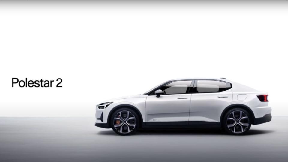 今年Polestar在超級盃的廣告主打Polestar 2這輛與Model 3為競爭對手的車款。（圖片來源/ Polestar）