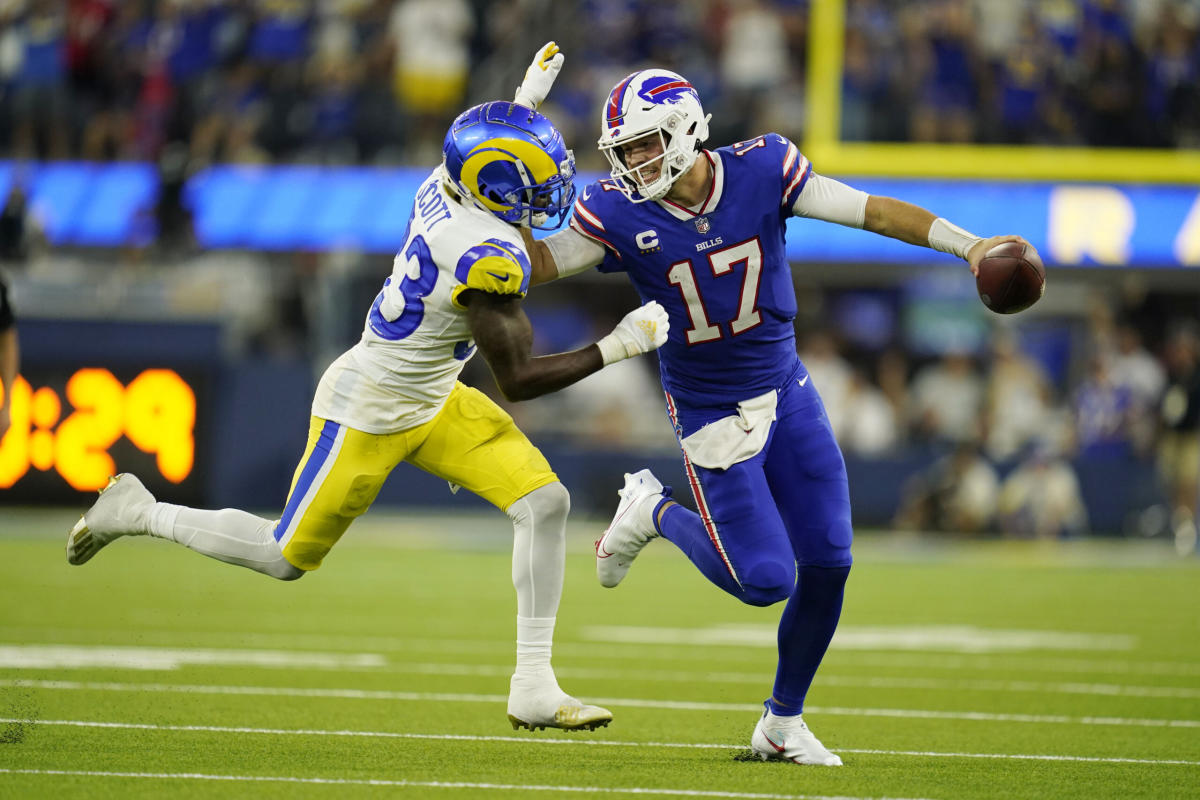 Josh Allen's heroic second half leads Bills over Rams 31-10